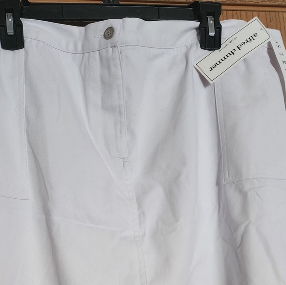 Alfred Dunner White Stretch Woman's Skort Zip & Button Closure Pockets Sz 20 NWT - Picture 2 of 11